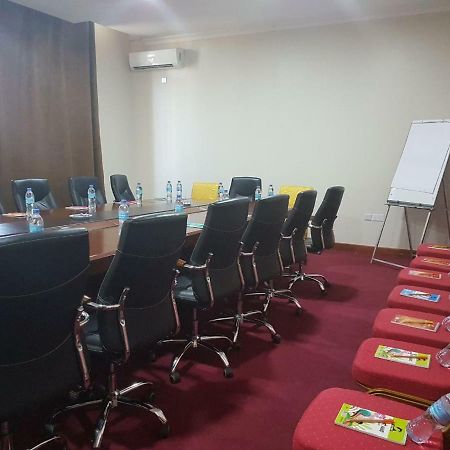 Nashera Hotel Dodoma ภายนอก รูปภาพ